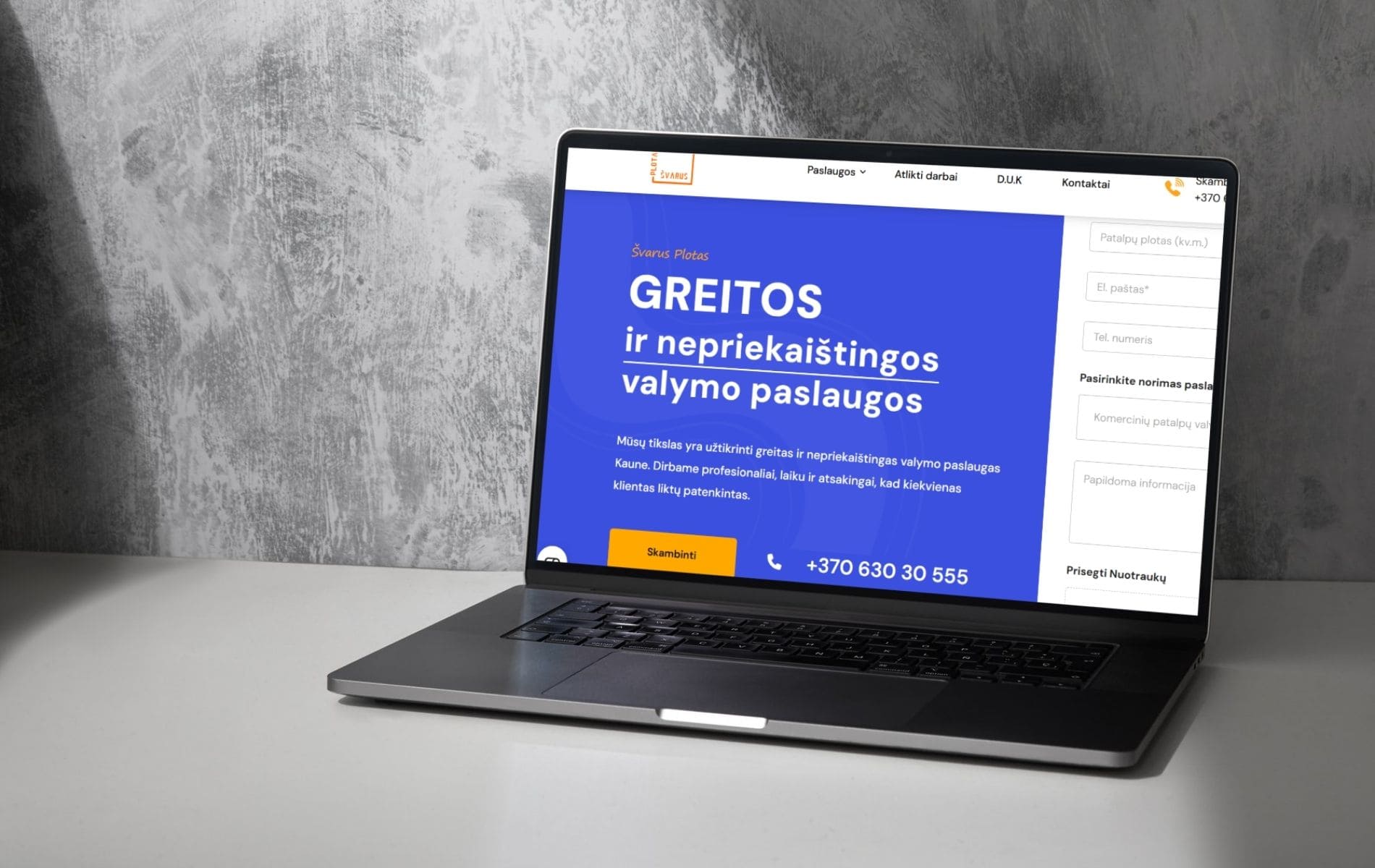 Svarus Plotas laptop mockup